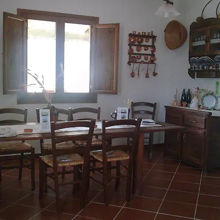 Alba Chiara Agriturismo *